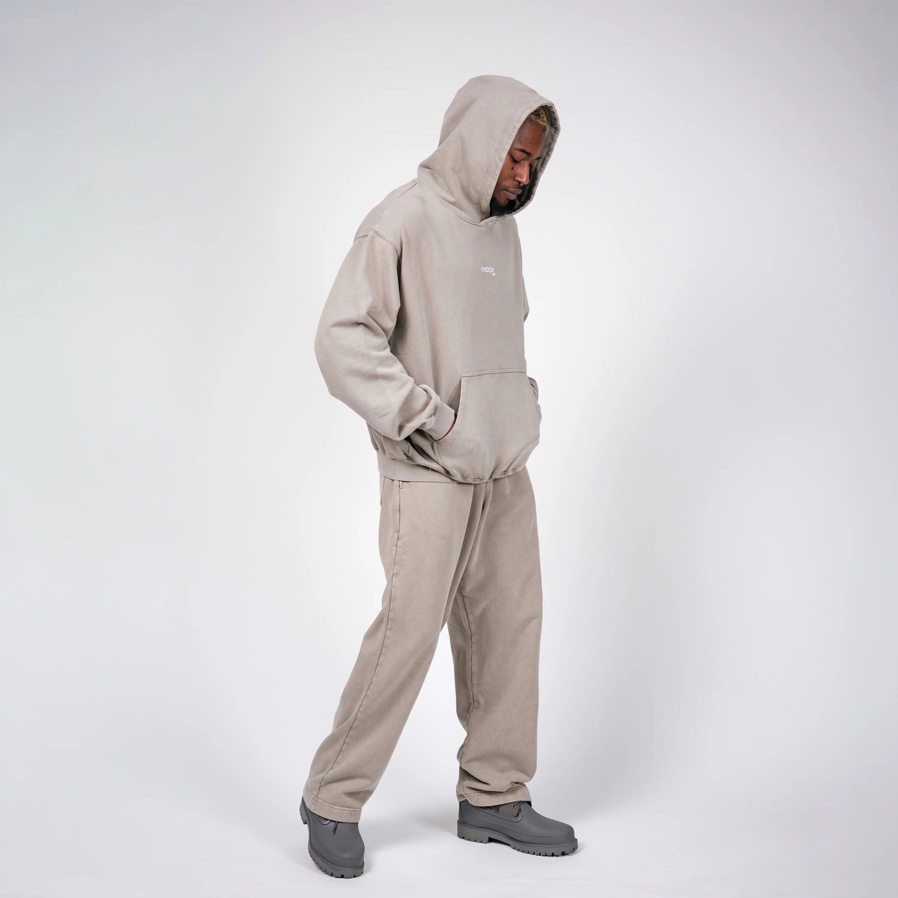 ASTROKNEE 2.0 HEAVY HOODIE DUNE - Image 4