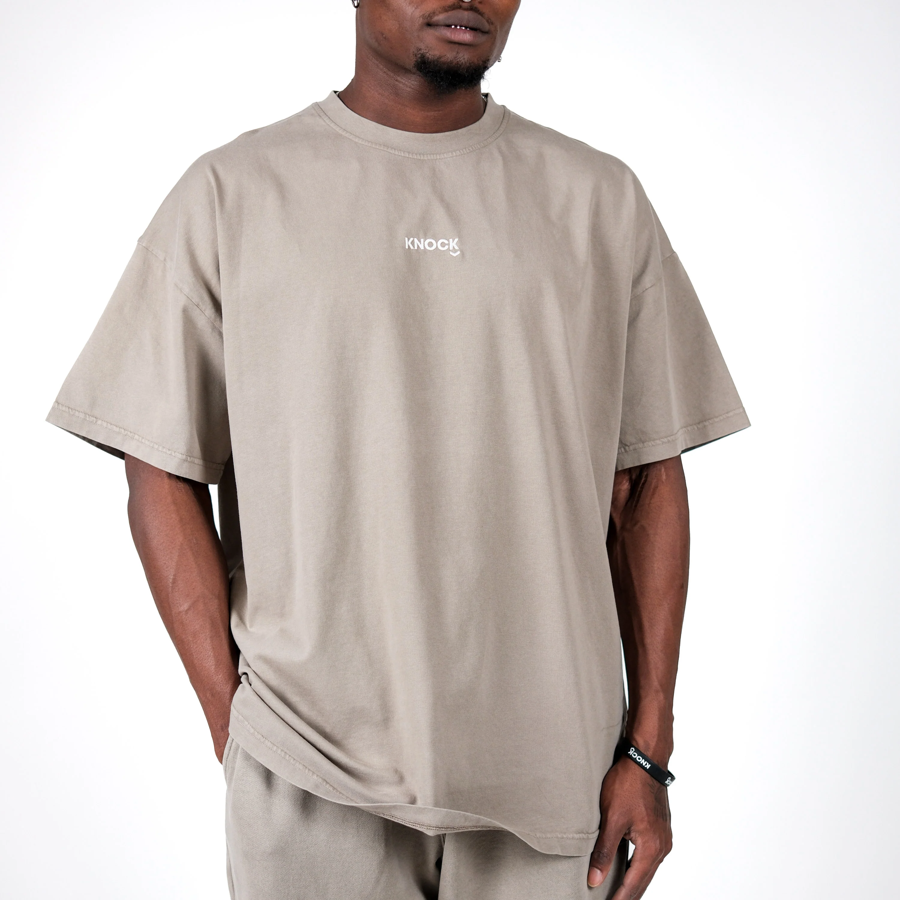 ASTROKNEE 2.0 OVERSIZED TEE DUNE - Image 4