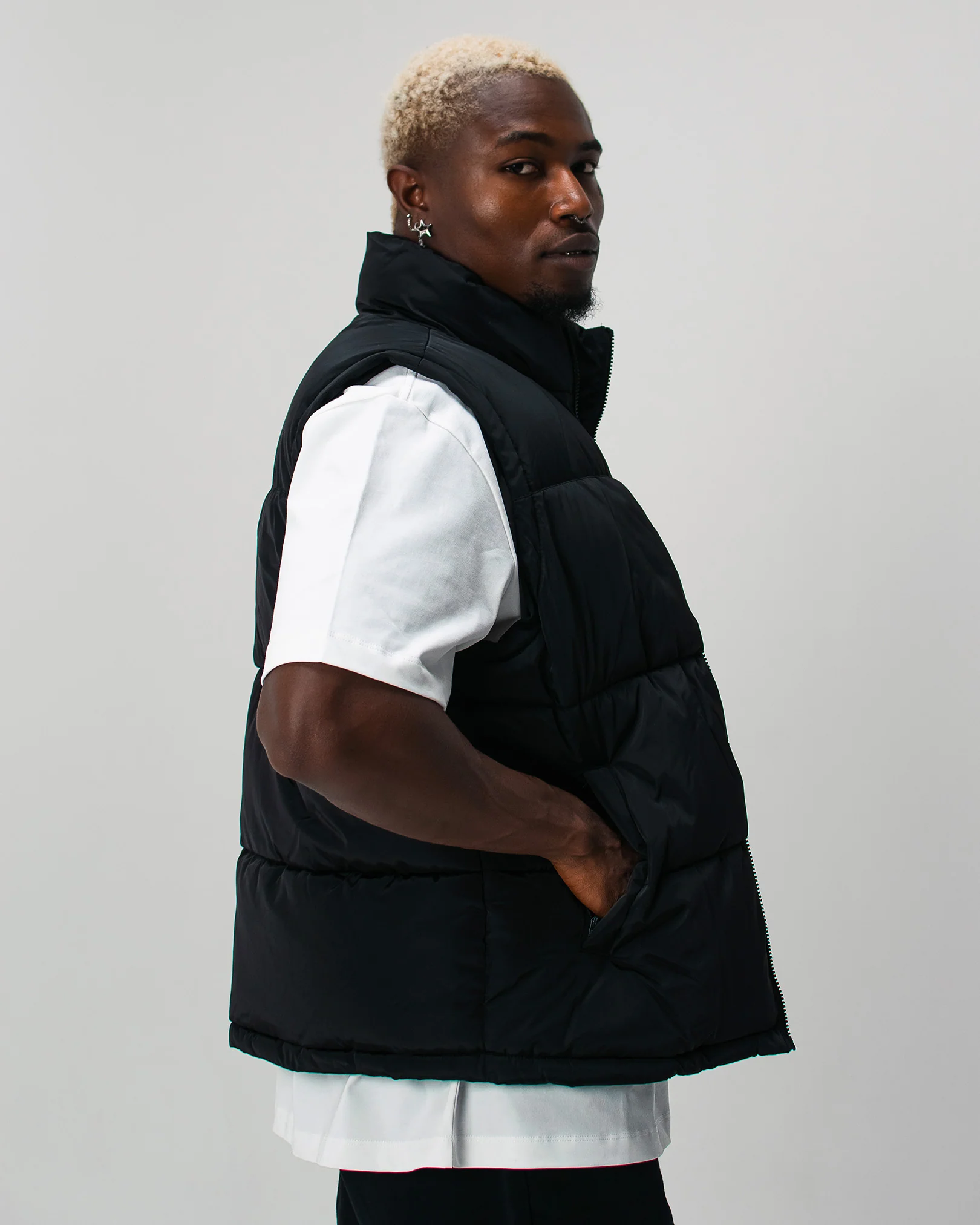 BLACK PUFFER VEST - Image 5
