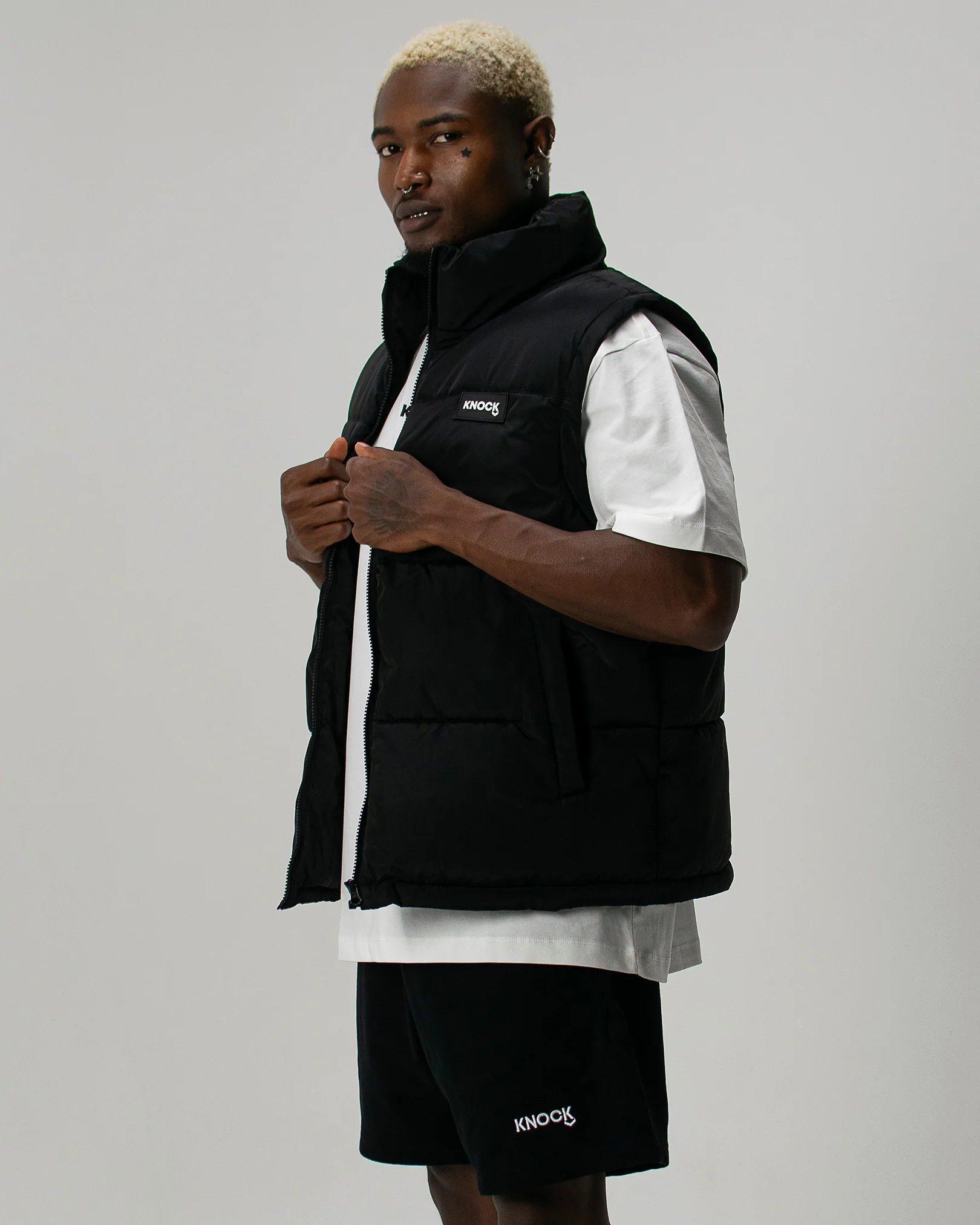 BLACK PUFFER VEST - Image 6