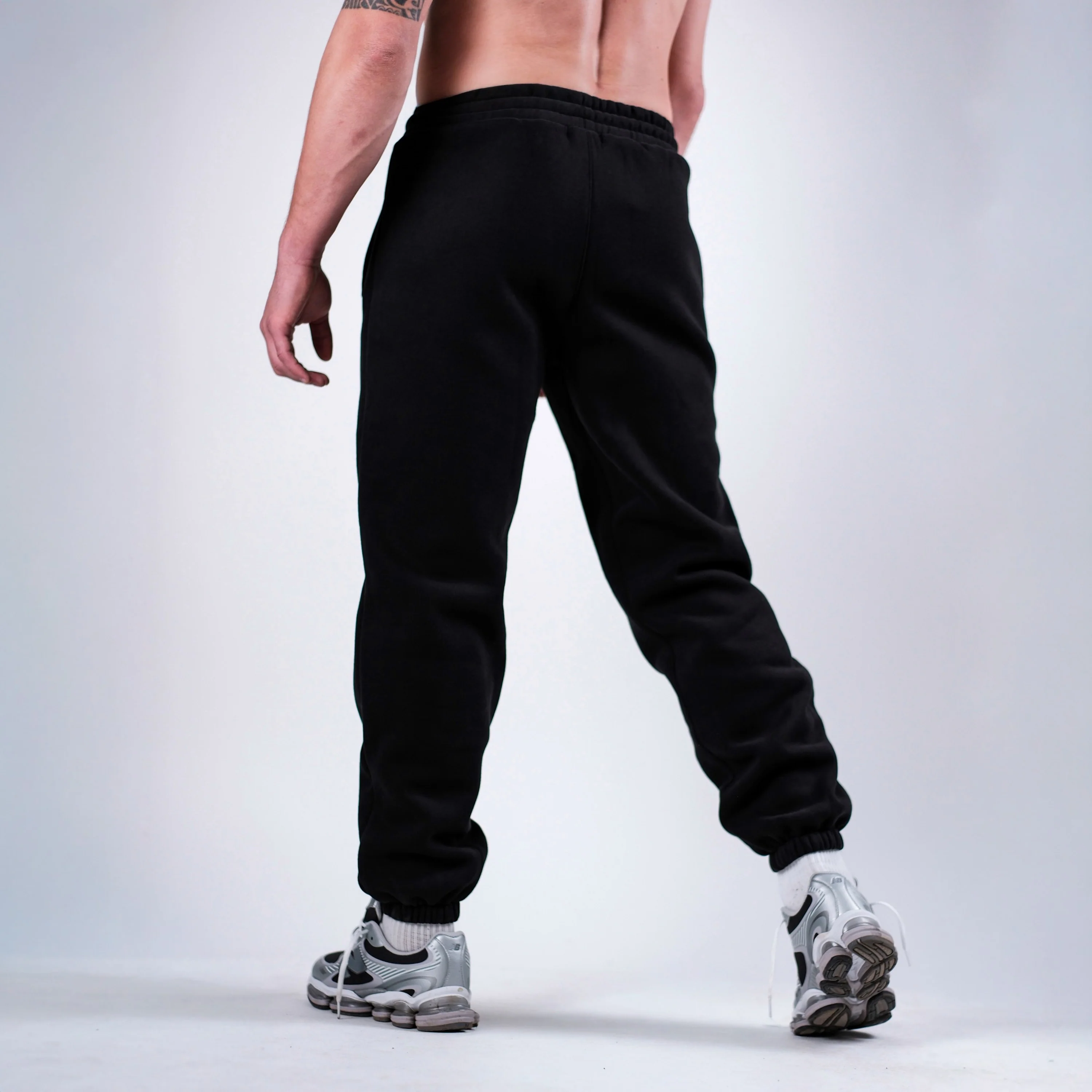 CUFFED FLEECE JOGGERS BLACK - Image 2