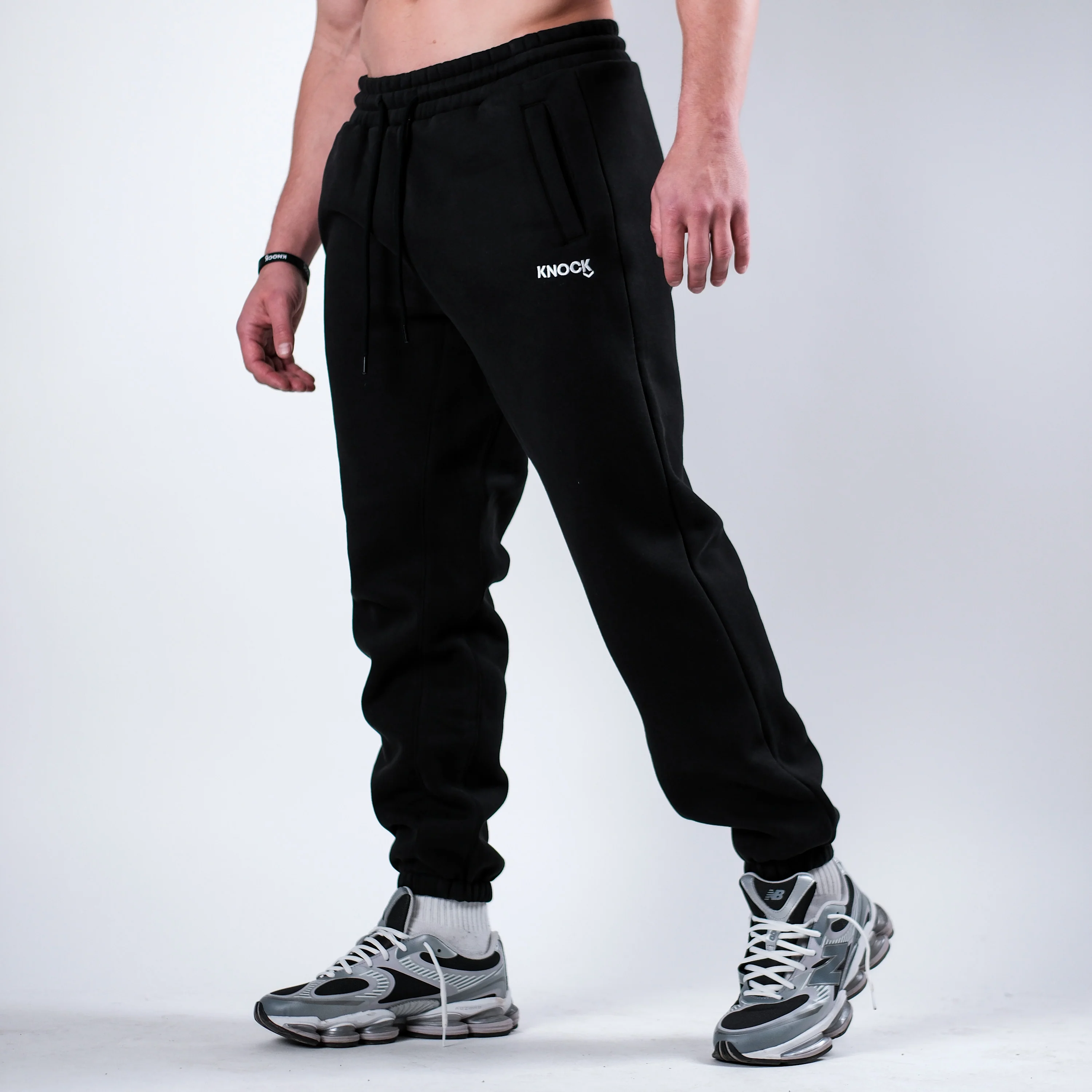 CUFFED FLEECE JOGGERS BLACK - Image 4