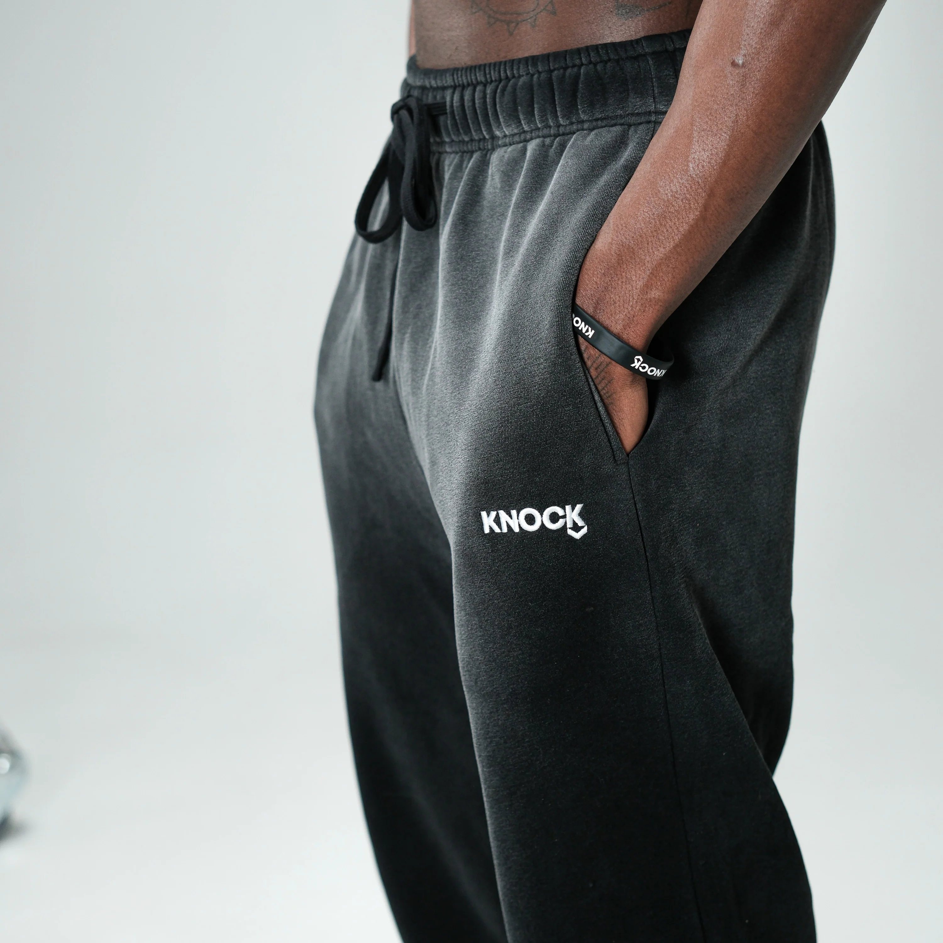 CUFFED VINTAGE FADE FLEECE JOGGERS - Image 3