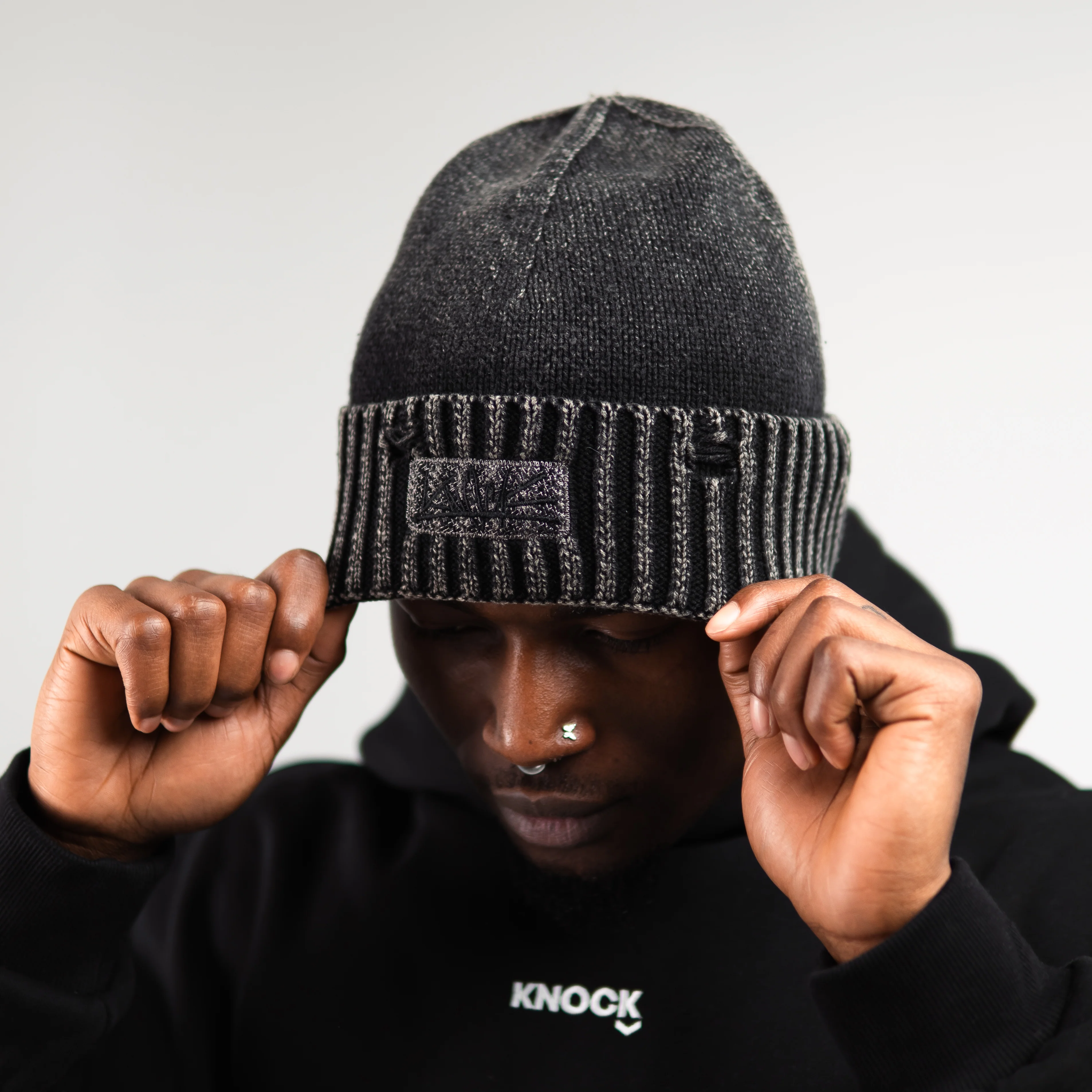 DISTRESSED VINTAGE BEANIE - Image 4