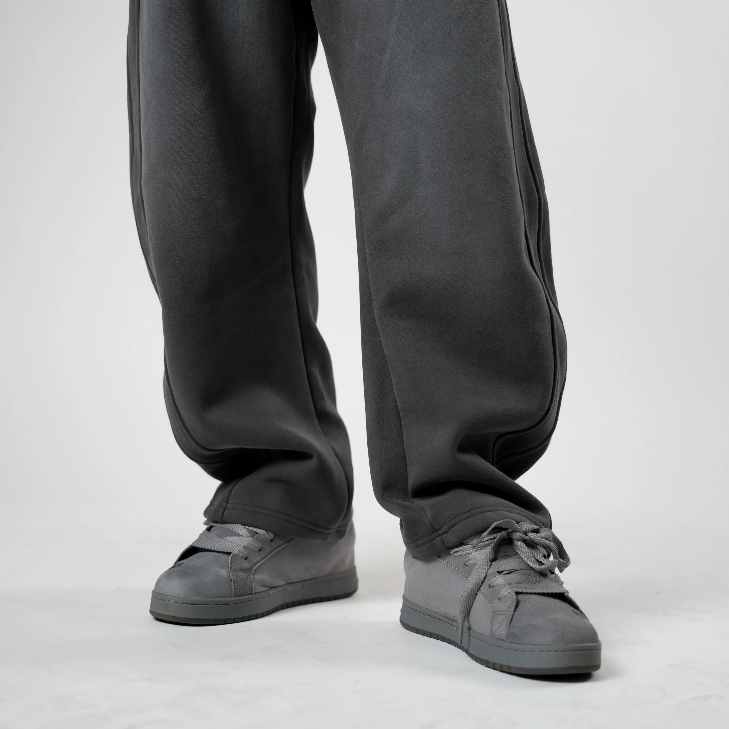 HERITAGE SAGE GREEN BANANA JOGGERS - Image 3