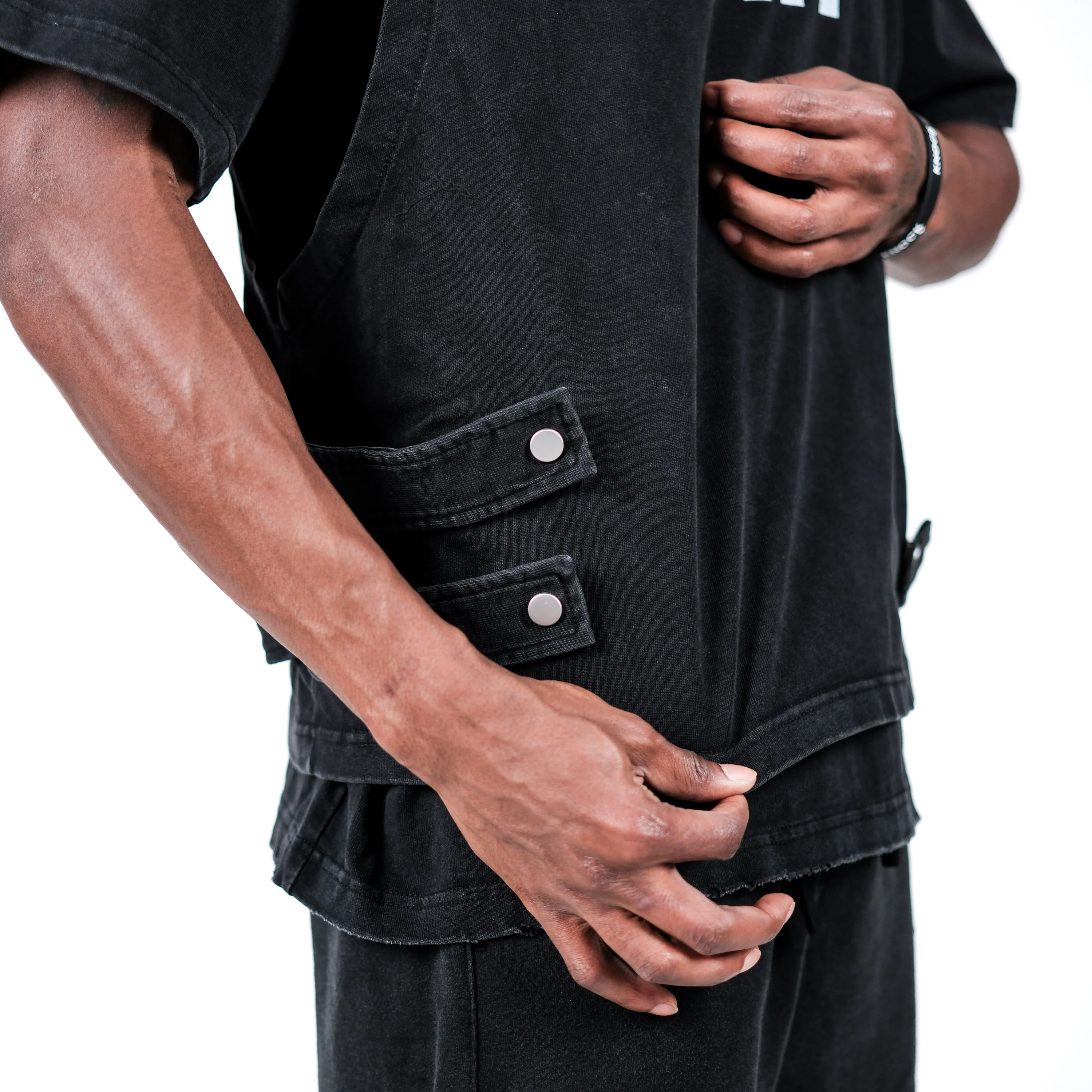 LIMITED KNOCK UNIT VEST TEE - Image 11