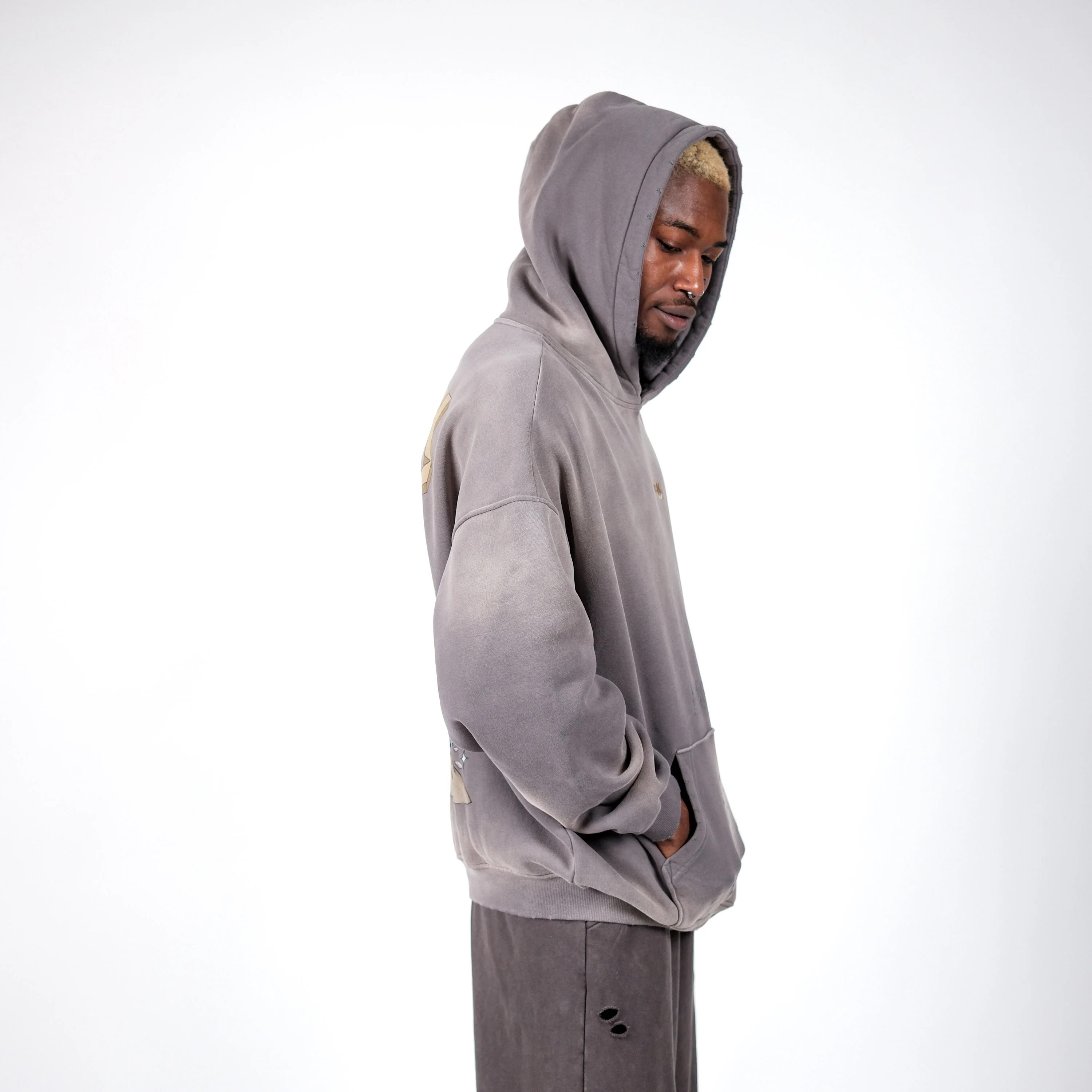 LIMITED ASTROKNEE 2.0 FADE FLEECE HOODIE SAND - Image 3