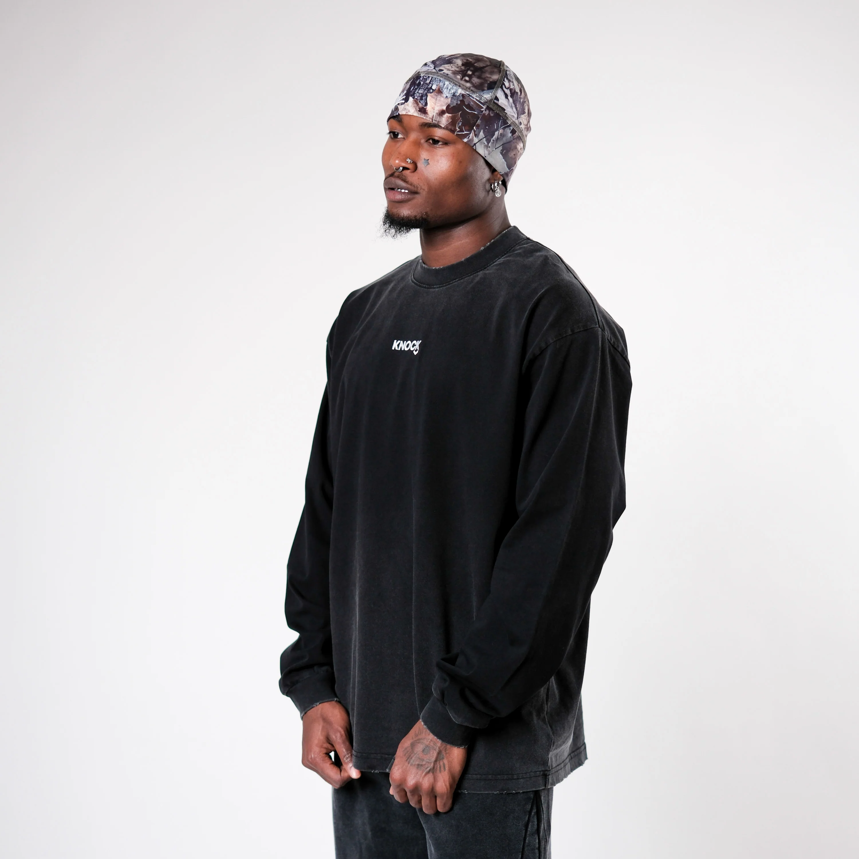 LIMITED VINCIT QUI PATITUR LONG SLEEVE TEE - Image 10