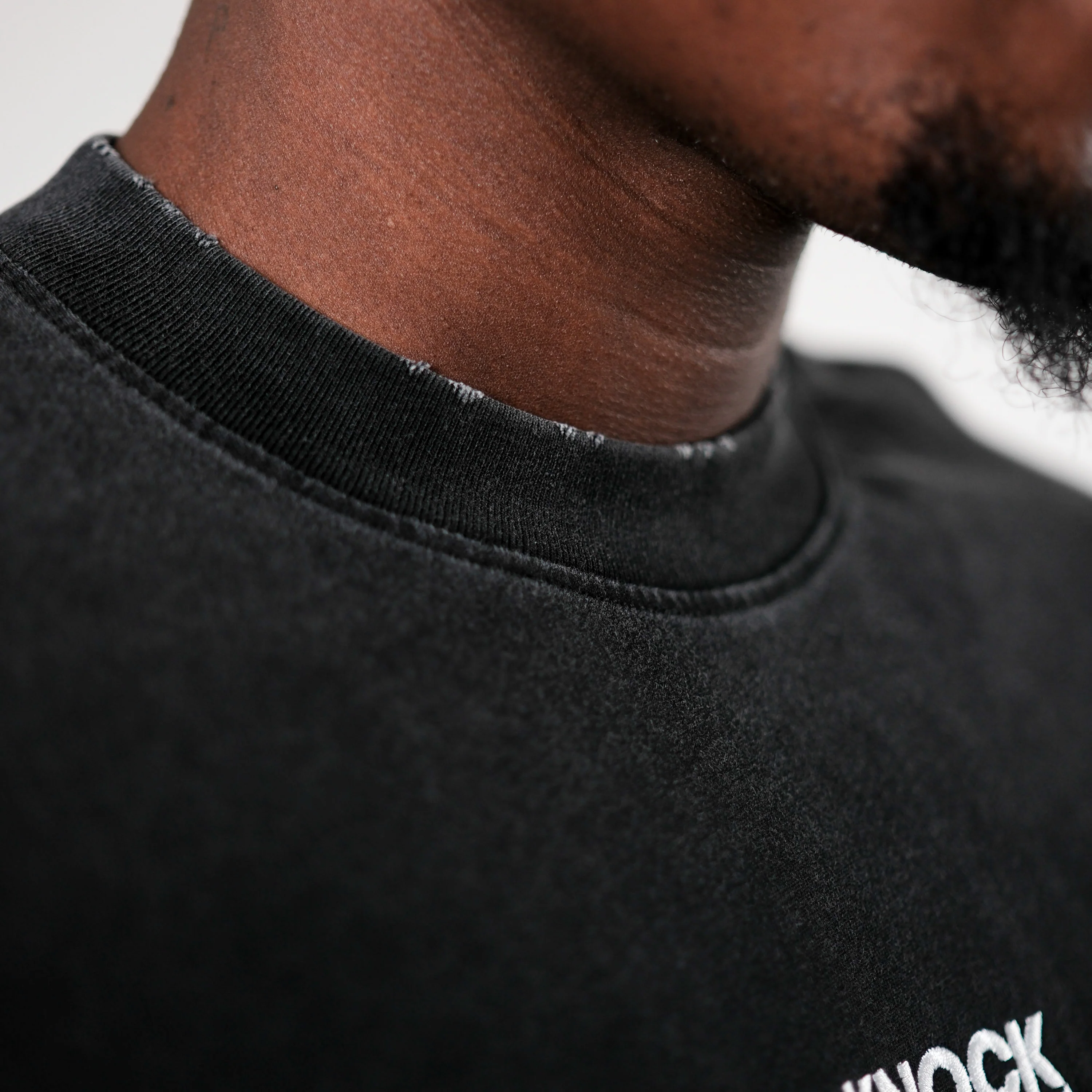 LIMITED VINCIT QUI PATITUR LONG SLEEVE TEE - Image 6