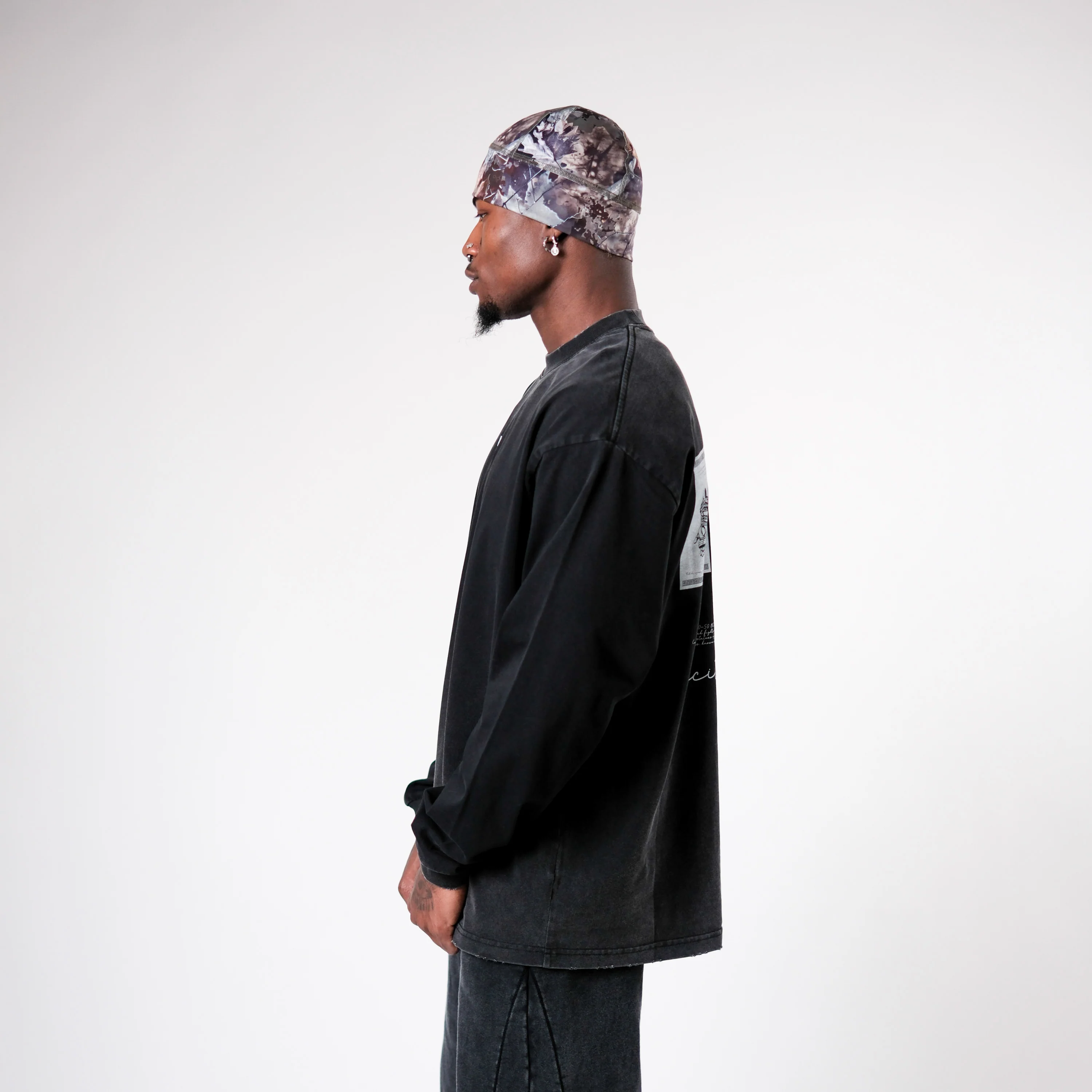 LIMITED VINCIT QUI PATITUR LONG SLEEVE TEE - Image 9