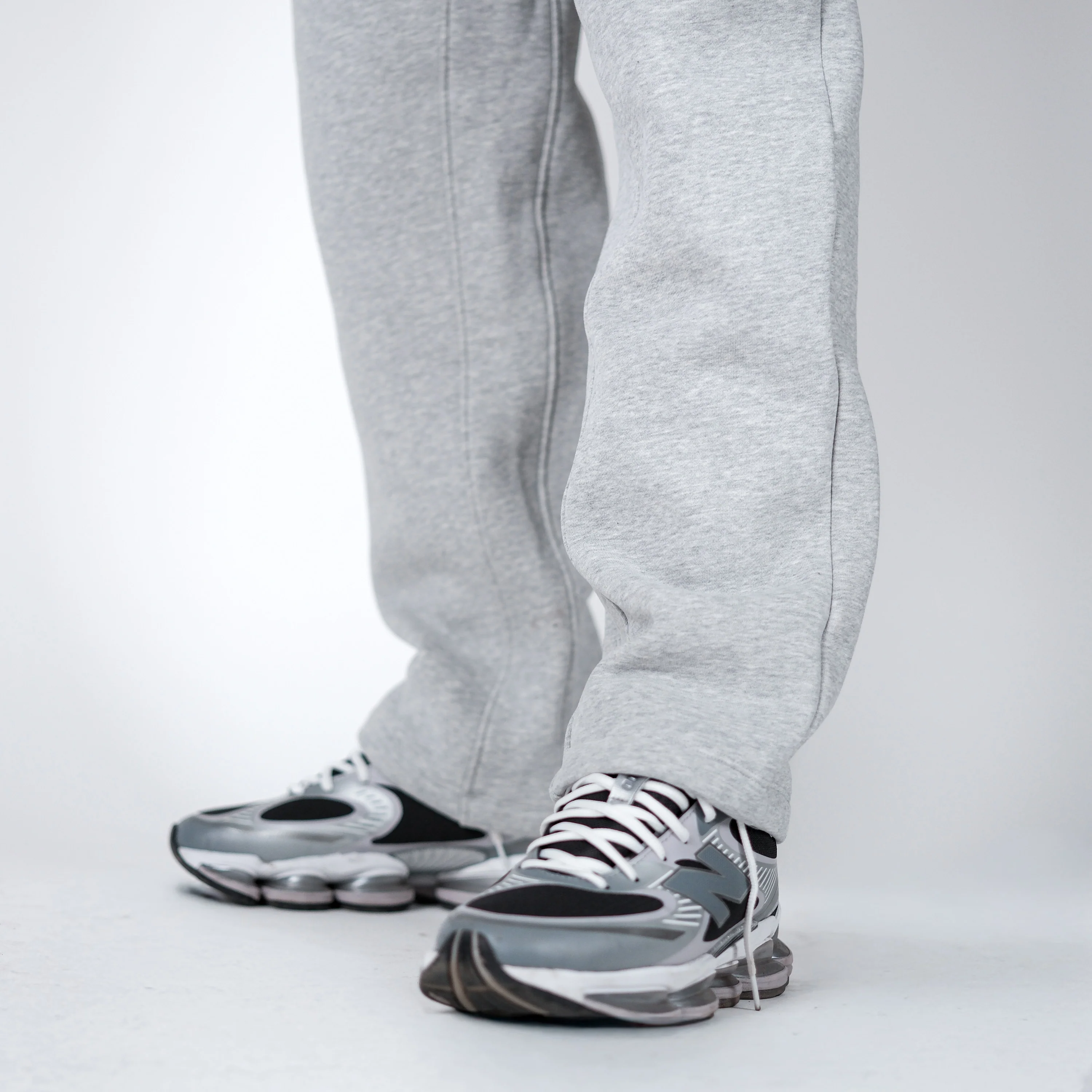 STRAIGHT CUT FLEECE JOGGERS GREY - Image 4