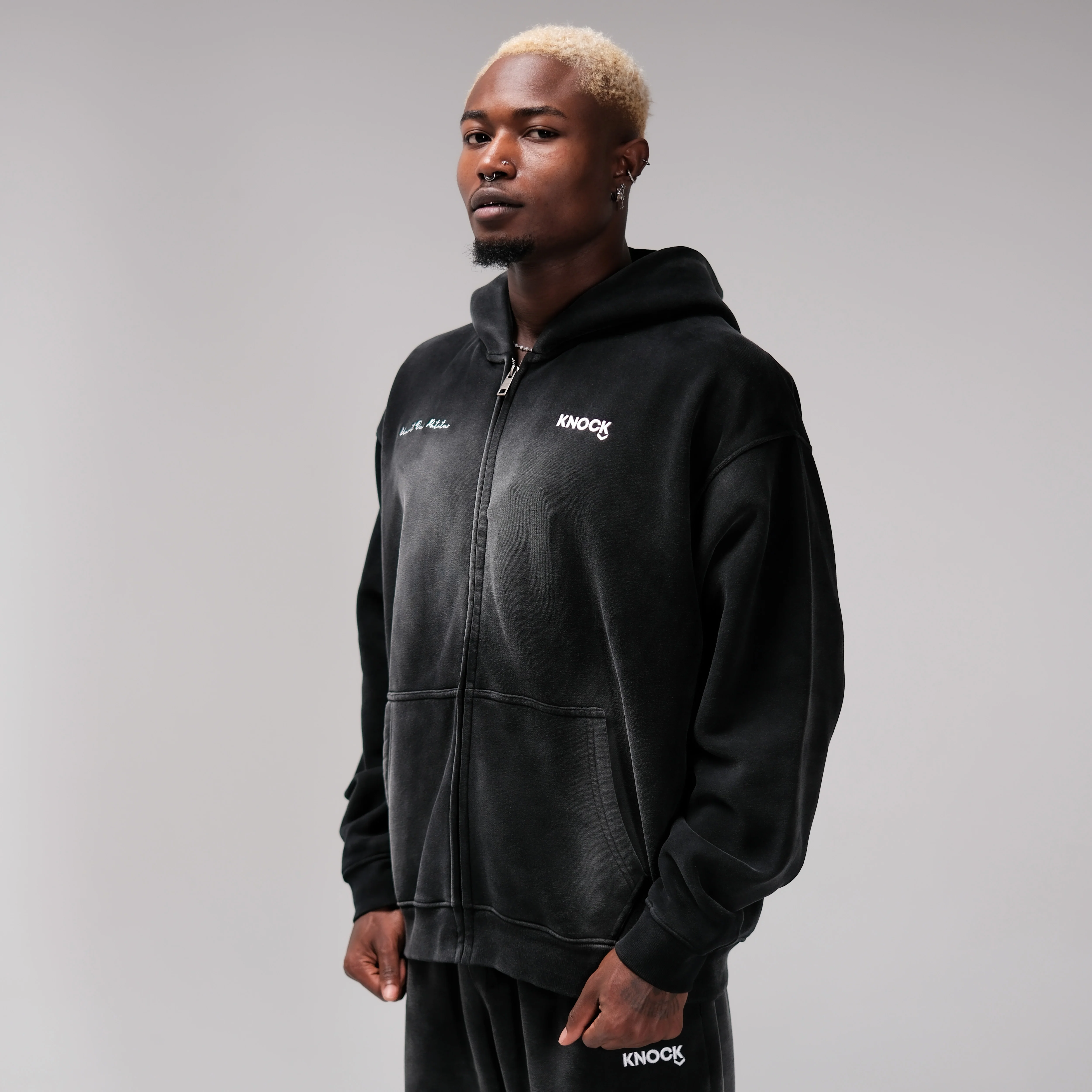 VINCIT QUI PATITUR ZIP HOODIE - Image 3